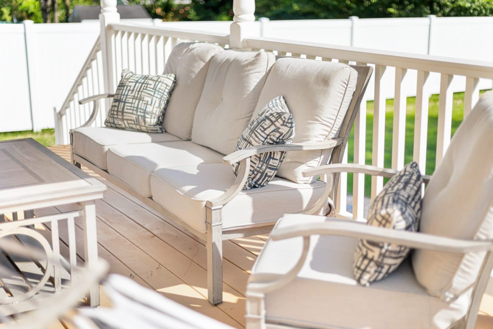 Covered-deck seating at Heart of Luray